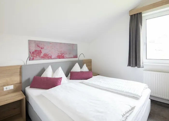 Sunshine Schilchegger オーバータウエルン